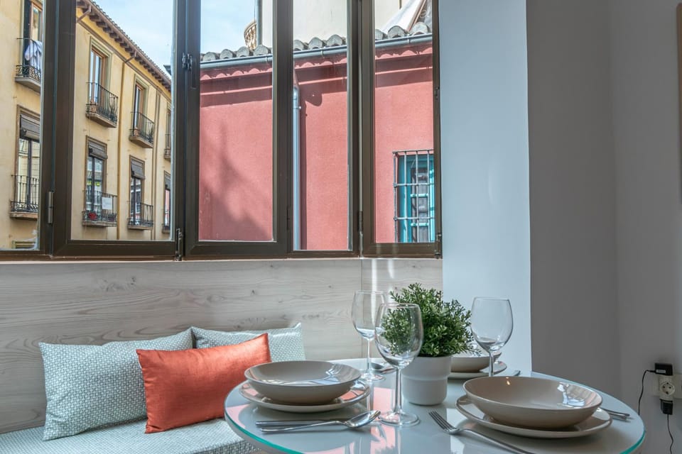 El Olivo HOME en Plaza Nueva Apartment in Granada