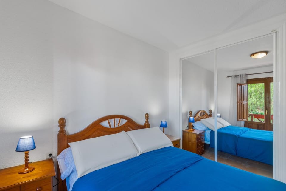 Property building, Living room, Bedroom