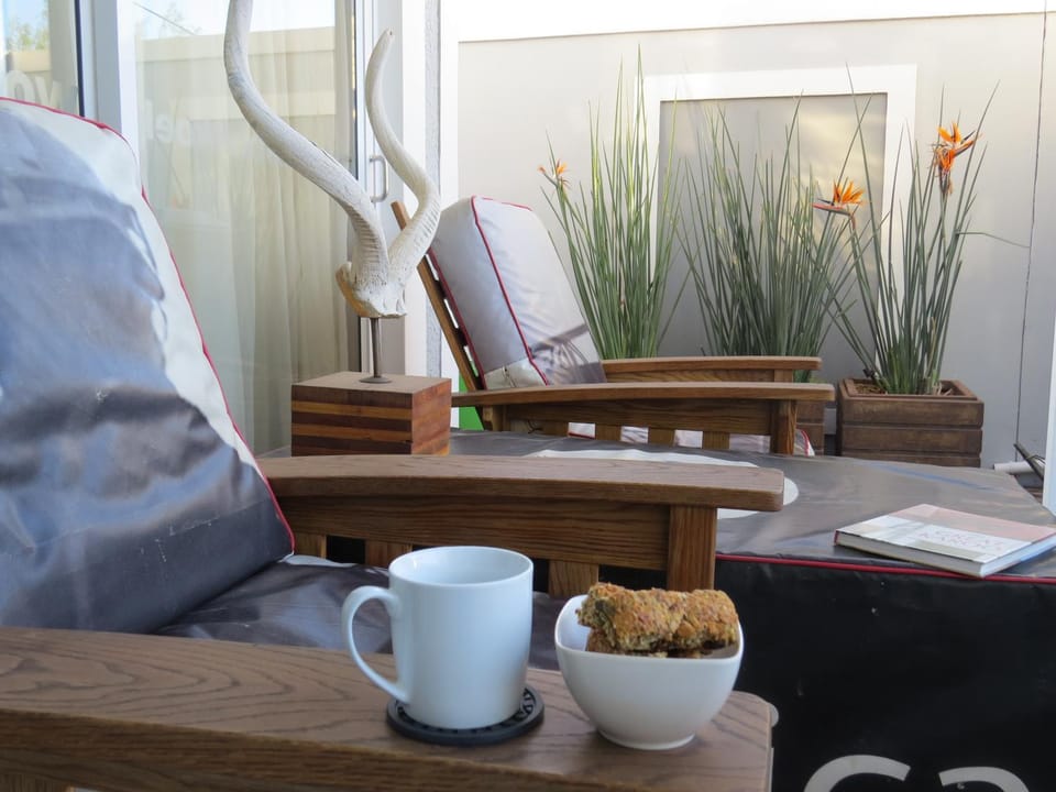 Coffee/tea facilities, Seating area