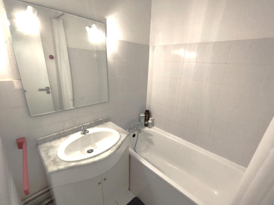 Bathroom, Bath
