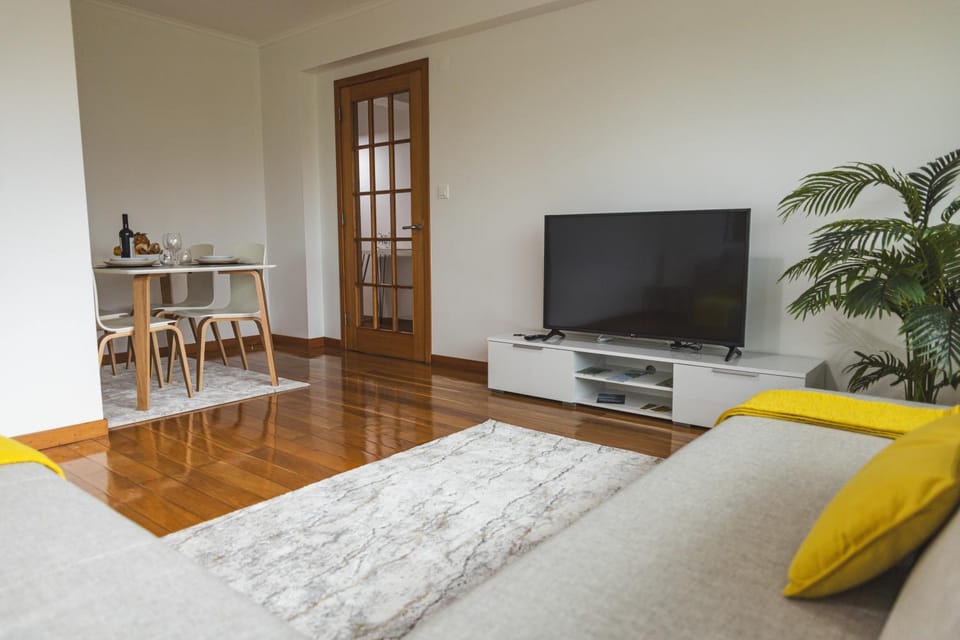 Living room, Seating area, Evening entertainment