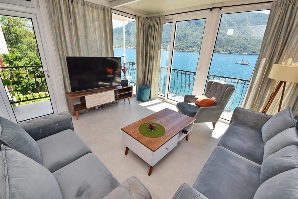 TV and multimedia, Balcony/Terrace, Living room, Seating area, Sea view