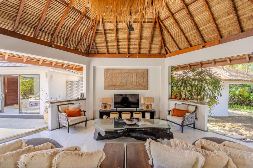 Communal lounge/ TV room, TV and multimedia, Living room, Evening entertainment
