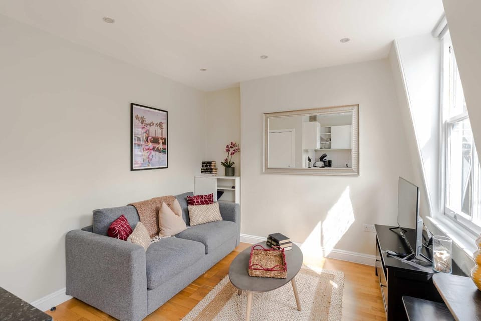 Fitzrovia 1-Bed - BT Tower View - Sleeps 4 Apartment in London Borough of Islington