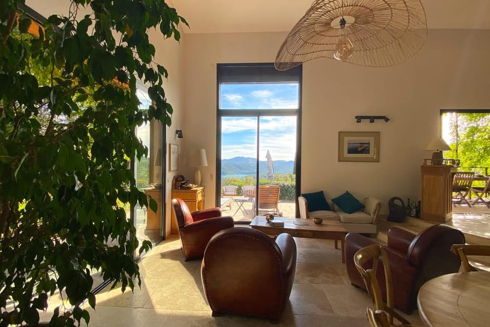 Luxury Villa 8 Guests - Lake View & Private Pool Villa in French Riviera