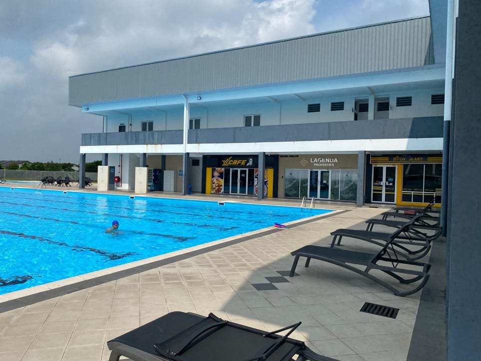 Swimming pool