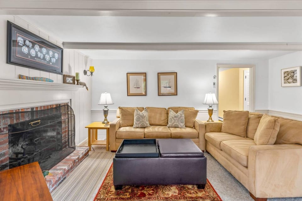 6 Lakeside Terrace, Harwich House in Harwich