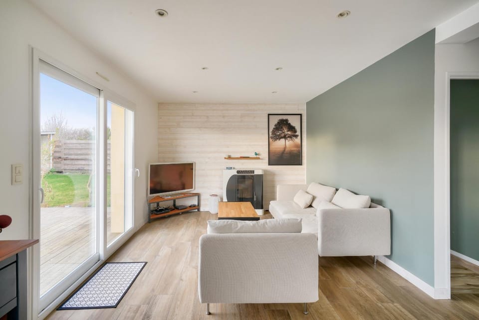 Communal lounge/ TV room, Living room