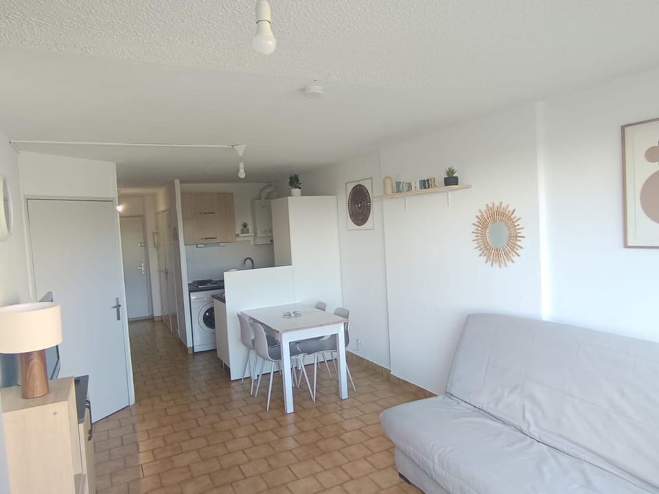 Panoramic 1, Bel appartement familiale avec piscine et parking Apartment in Agde
