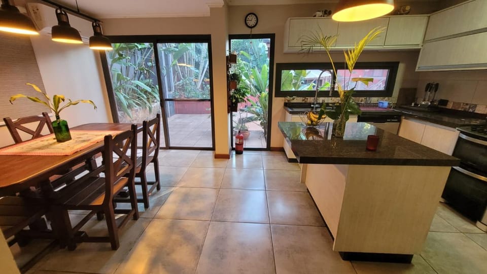 Ombú Guests House Bed and Breakfast in Puerto Iguazú