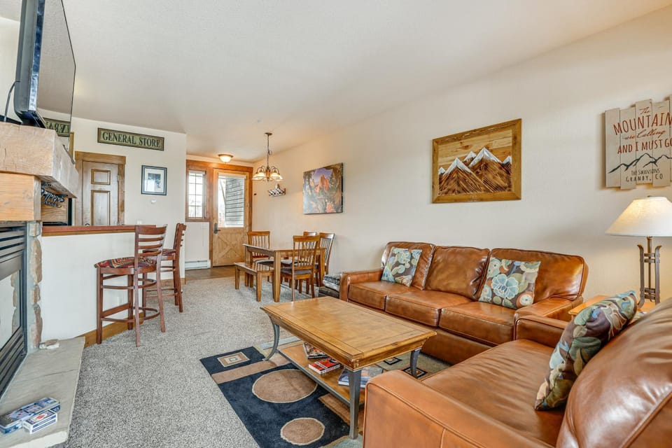 Ski-In/Ski-Out Granby Ranch Condo w/ Pool Access House in Granby
