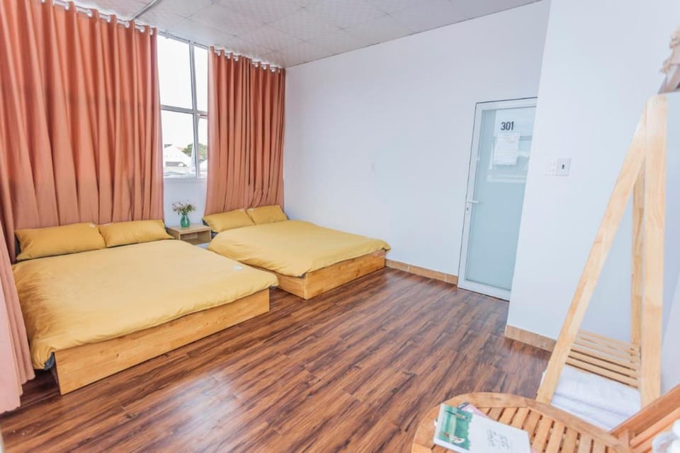 City view, Street view, children, young children, older children, Family, Quiet street view, Inner courtyard view, bidet, flat iron, furniture, hair dryier, pet friendly, room service, soundproof, towels