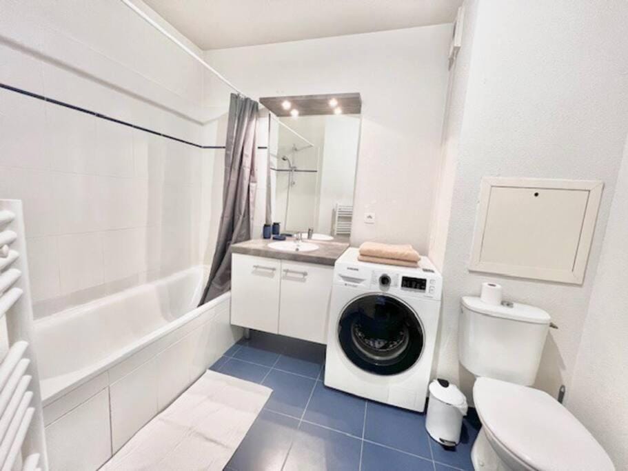 Toilet, Bathroom