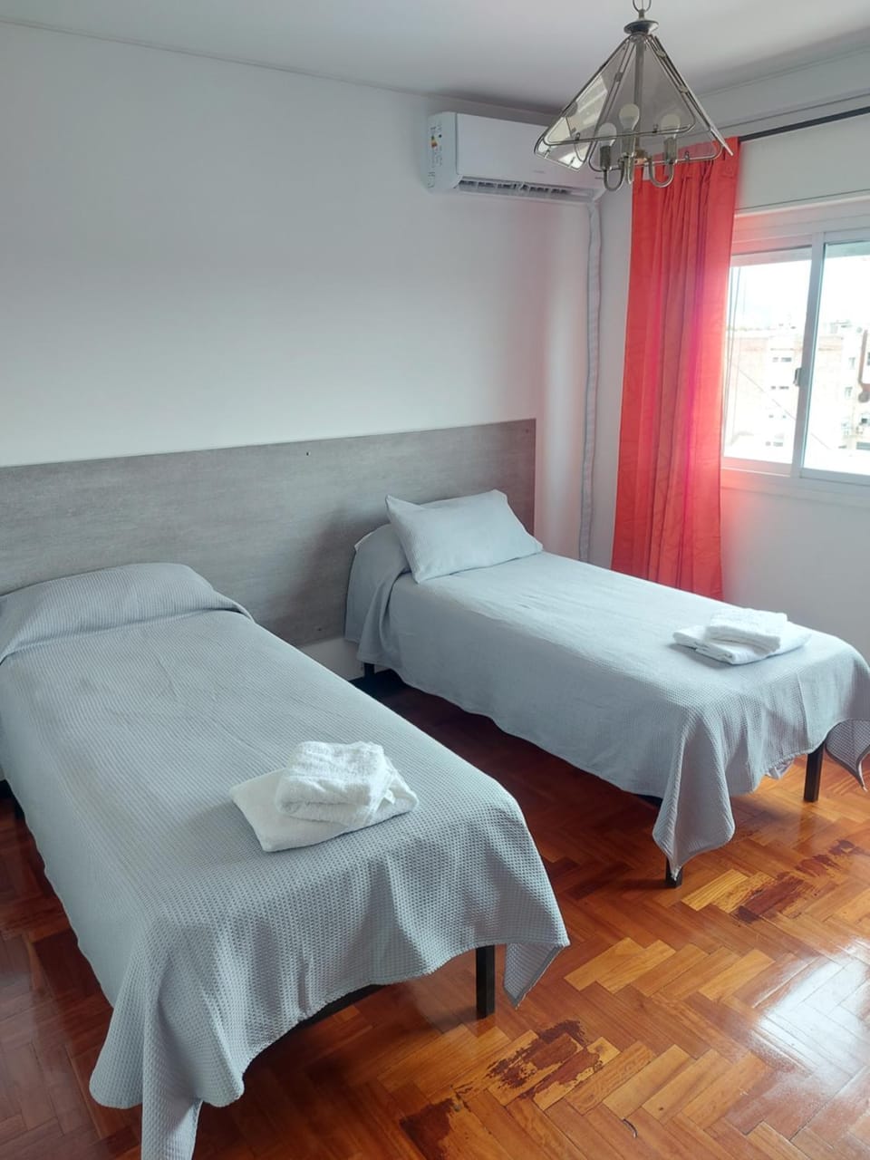 Bed, Photo of the whole room, Bedroom, air conditioner