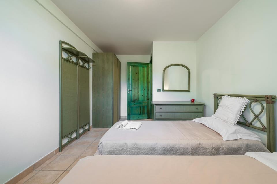Living room, Bedroom