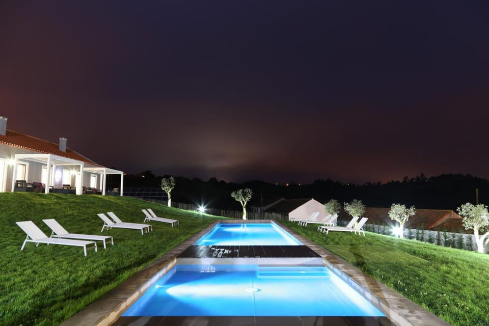 Swimming pool, sunbed