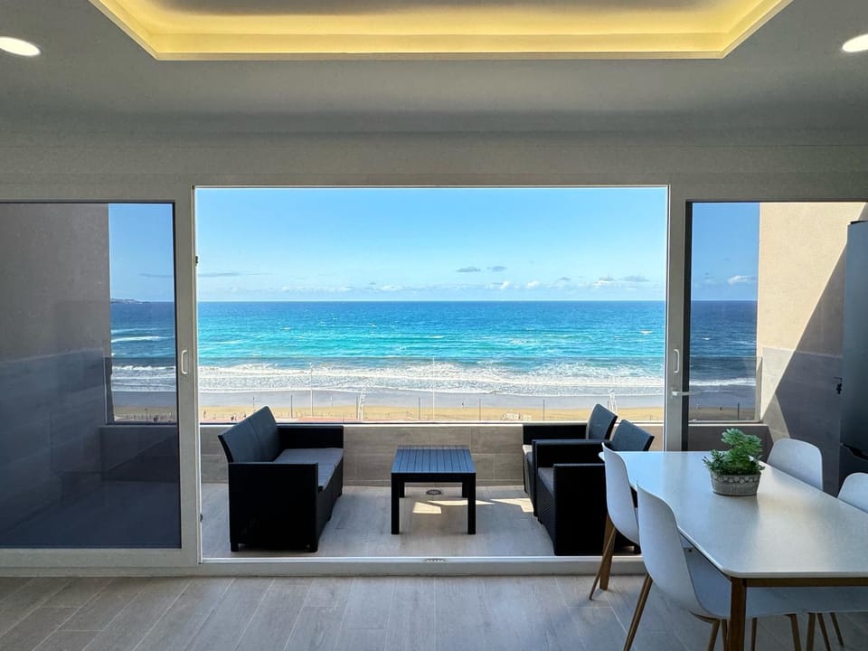 Balcony/Terrace, Dining area, Beach