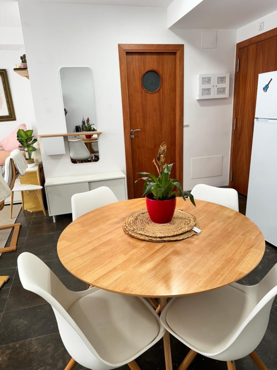 Private terrace 1BR apt - 4min walk to the beach Apartment in Maresme