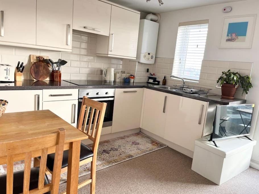 Seascape Stay No 4, Sea View & Parking Apartment in England