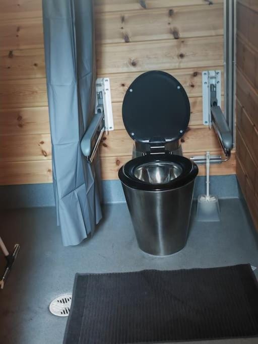 Shower, Toilet