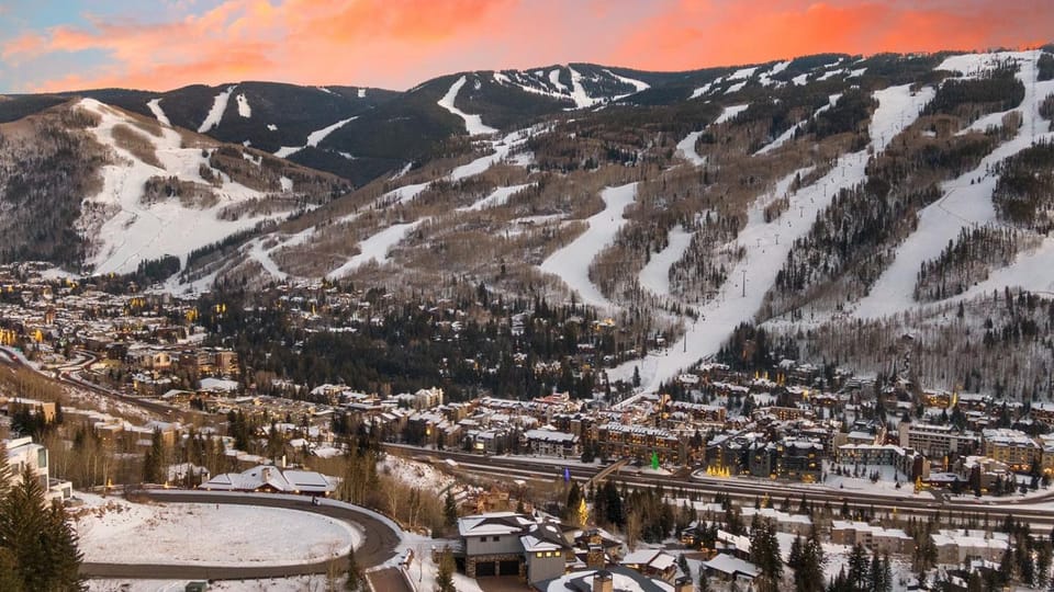 Neighbourhood, Bird's eye view, Mountain view