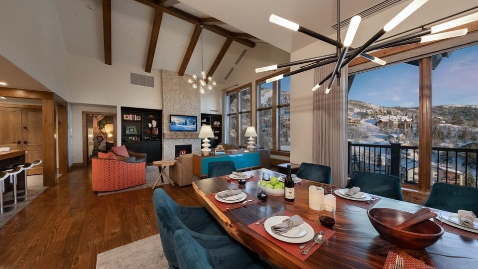 Balcony/Terrace, Living room, Seating area, Dining area, fireplace