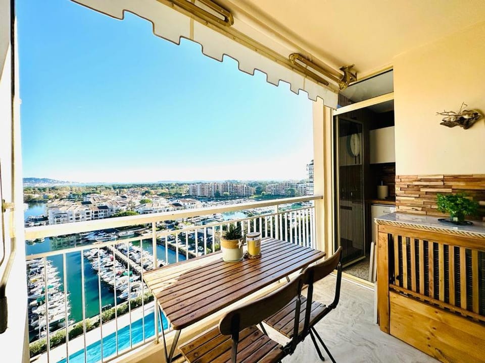 Studio baie Cannes golf piscine mer Apartment in Mandelieu-La Napoule