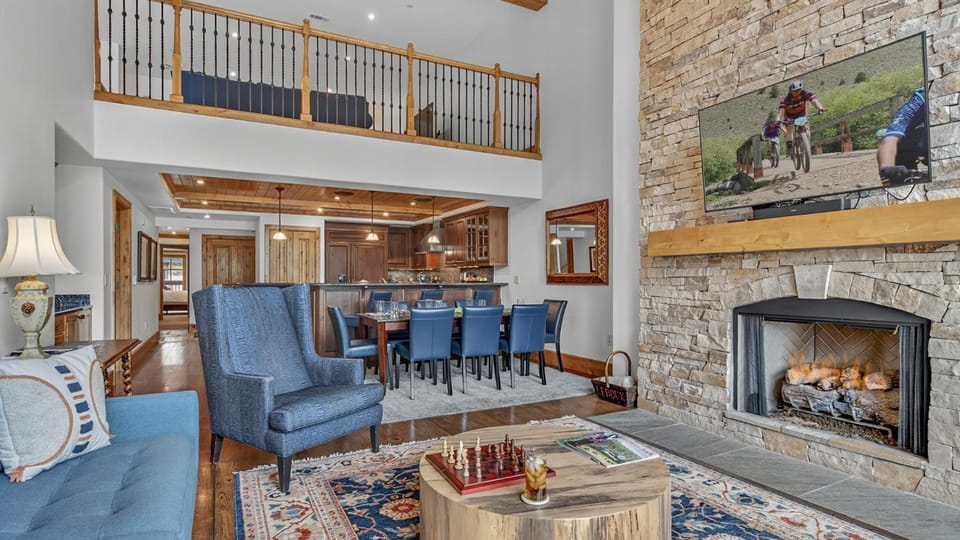 TV and multimedia, Living room, fireplace, furniture