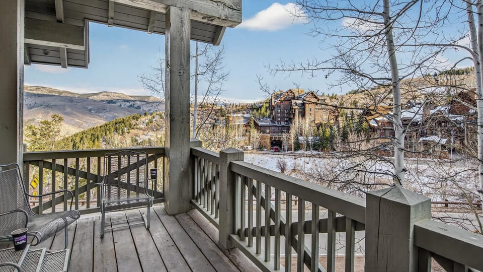 Neighbourhood, Balcony/Terrace, Seating area, Mountain view, furniture