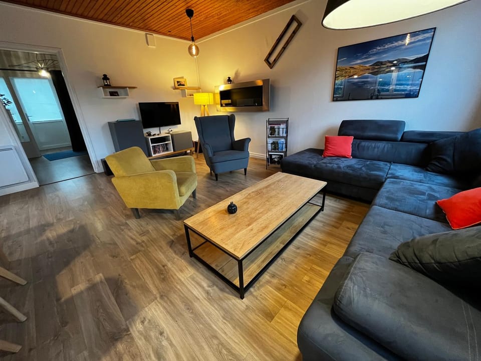 TV and multimedia, Living room, Seating area