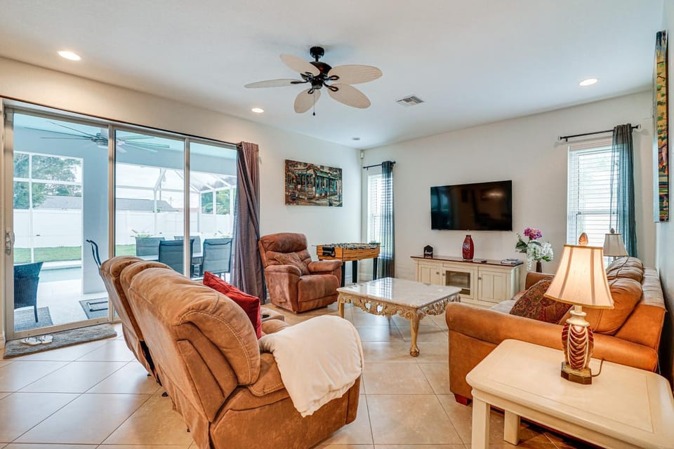 Hot Tub + Fire Pit: Spacious Cape Coral Oasis! House in Cape Coral
