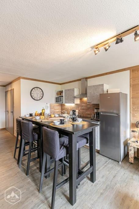Kitchen or kitchenette, Dining area, dishwasher, minibar, pet friendly, stove