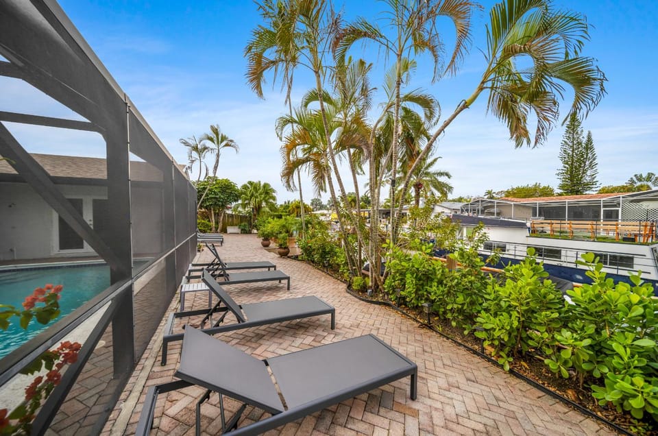 Patio, Day, View (from property/room), Pool view, Swimming pool, sunbed