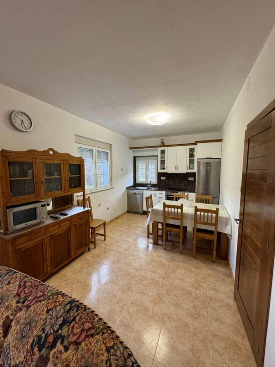 Kitchen or kitchenette, Dining area, dishwasher, oven, pet friendly, stove