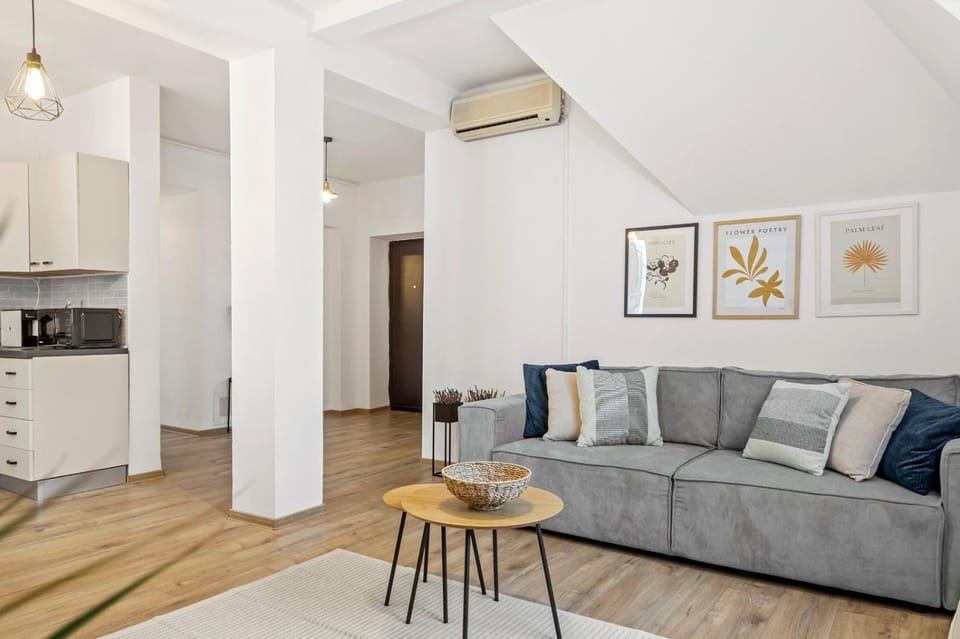 Kitchen or kitchenette, Living room, Seating area, Dining area, air conditioner
