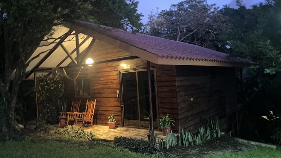 Casa Colibrí House in Alajuela Province