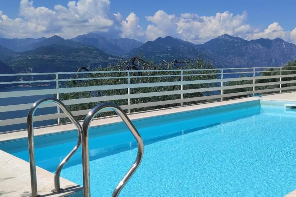 Mountain view, Swimming pool
