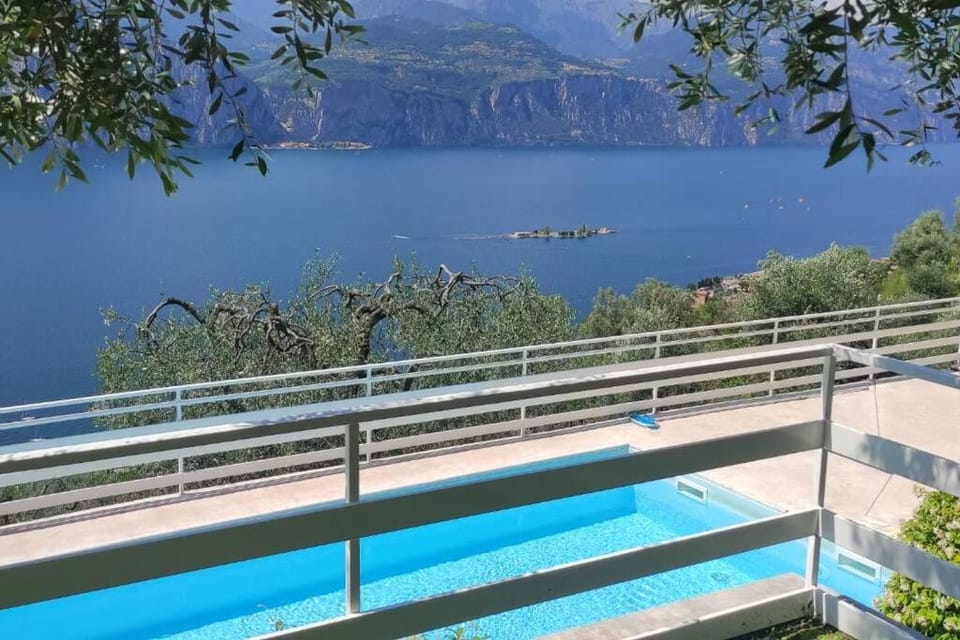 Lake view, Swimming pool