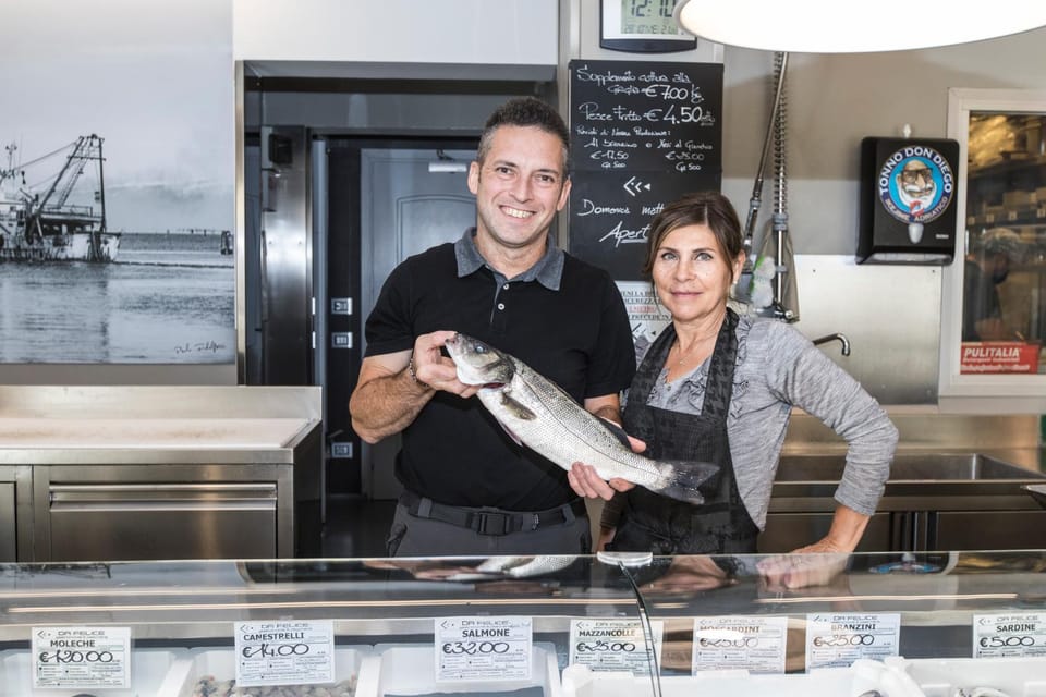 Staff, Restaurant/places to eat, Fishing, On-site shops
