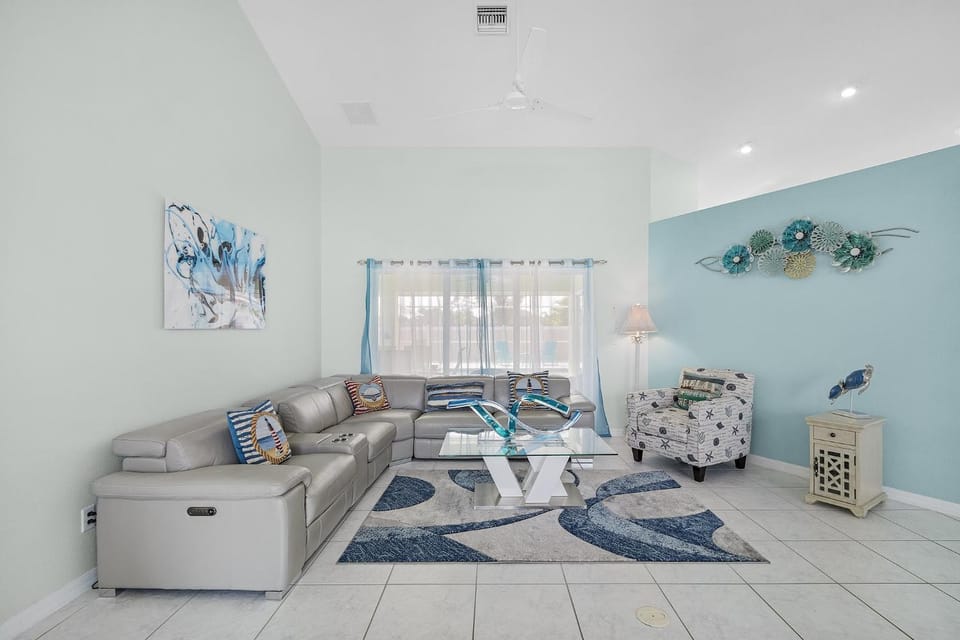 Relax & Unwind in Great Location, Bicycles, Heated pool - Villa Green House - Roelens House in Cape Coral