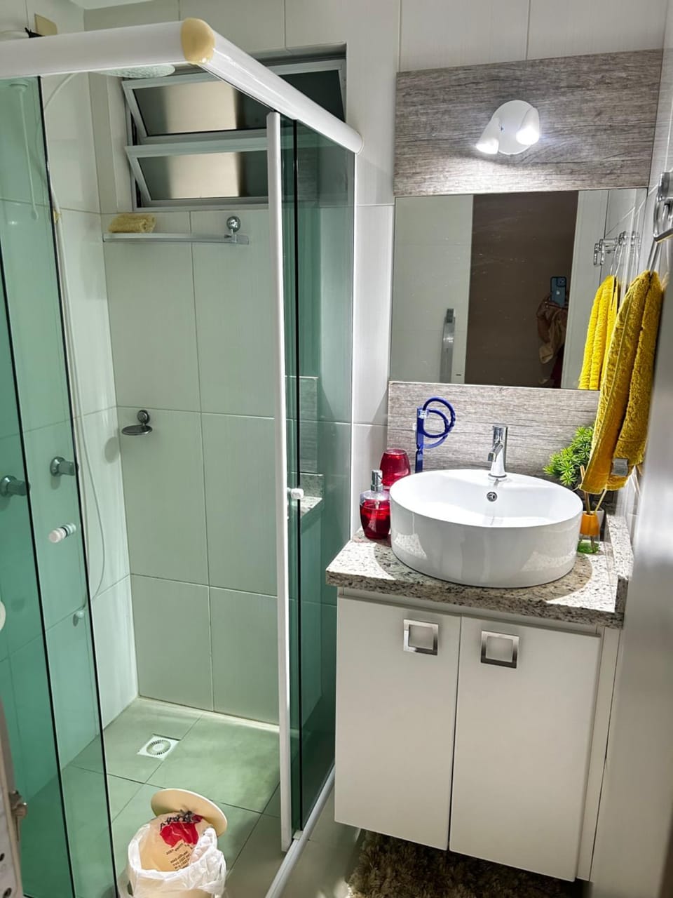Shower, Bathroom, towels