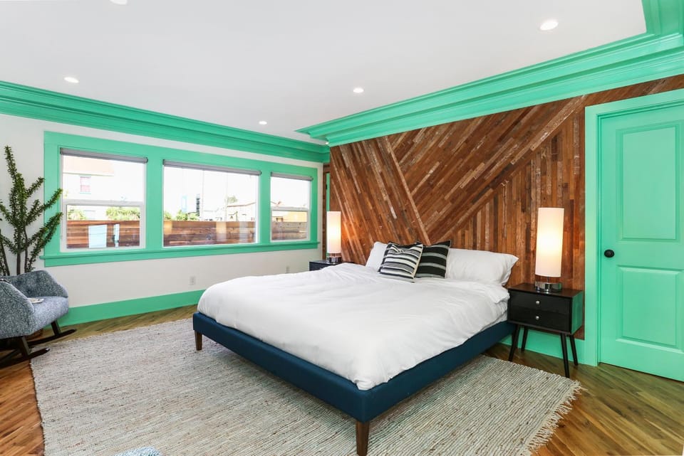 Bed, Photo of the whole room, Bedroom