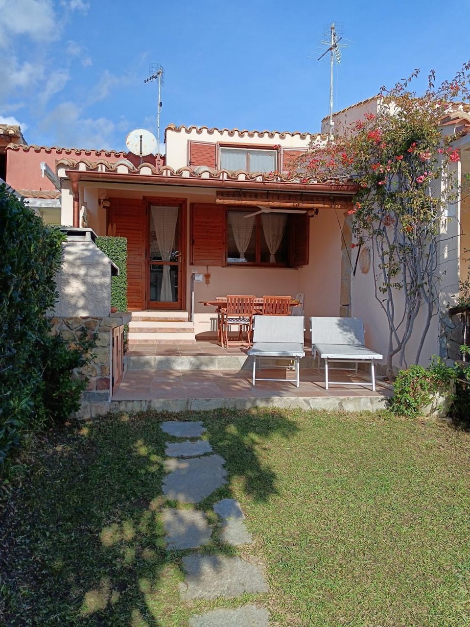 Property building, Patio, Garden