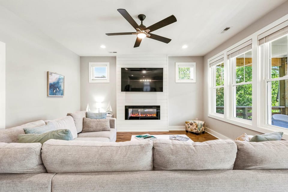 Family Home on Oak Island: 1 Mi to Beach & Pier! House in Saint James