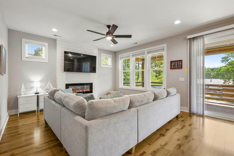 Family Home on Oak Island: 1 Mi to Beach & Pier! House in Saint James