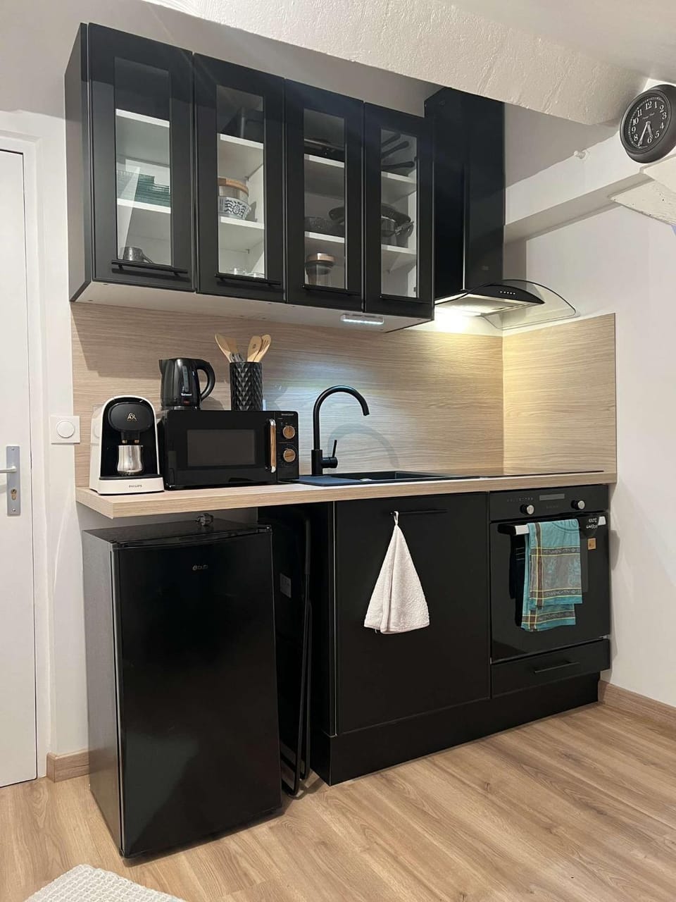 Coffee/tea facilities, Kitchen or kitchenette, minibar, pet friendly, stove