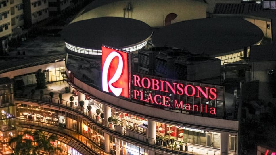 Birch Tower a2 Front of Robinson Mall Apartment in Manila City