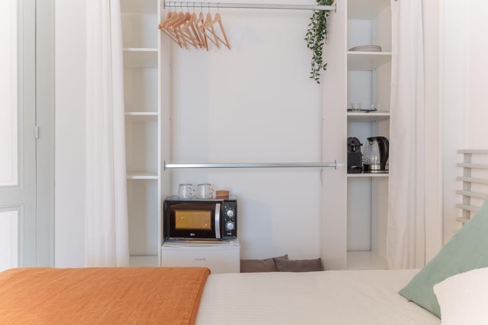 Coffee/tea facilities, wardrobe