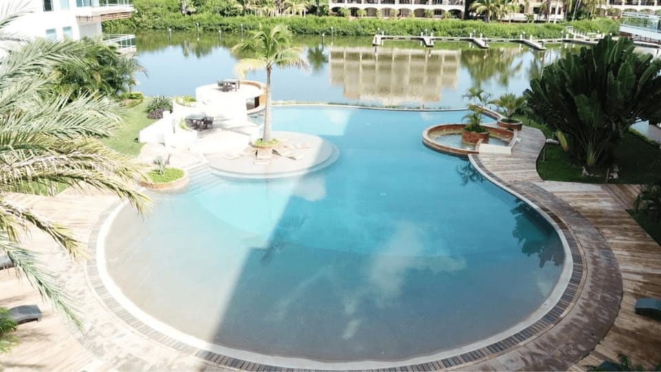 Swimming pool