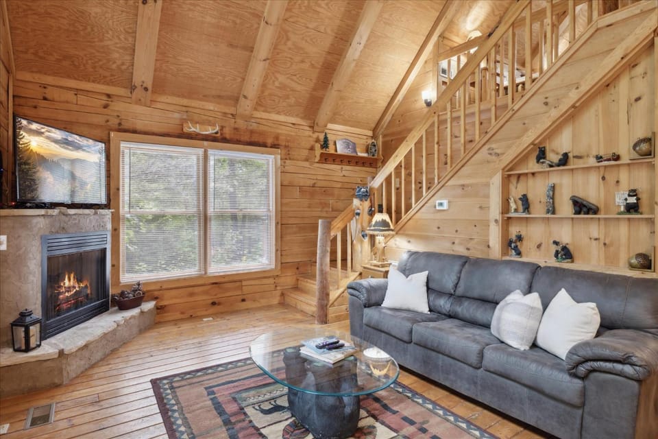 Living room, fireplace, fireplace